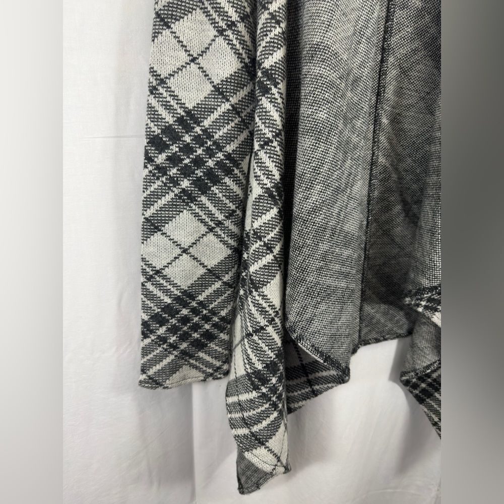 BB Dakota Cardigan Revolve Sonata Jacket Plaid Black White open front draped S - Picture 3 of 7